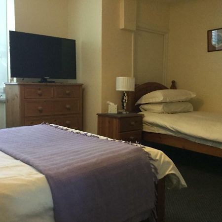 Bay Lodge เอลส์เบอรี ภายนอก รูปภาพ
